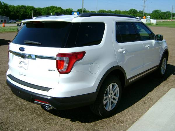 2018 Ford Explorer XLT 4x4, Only 4,273 miles! Tow Pkg! Like New! for sale in Sisseton, ND – photo 9