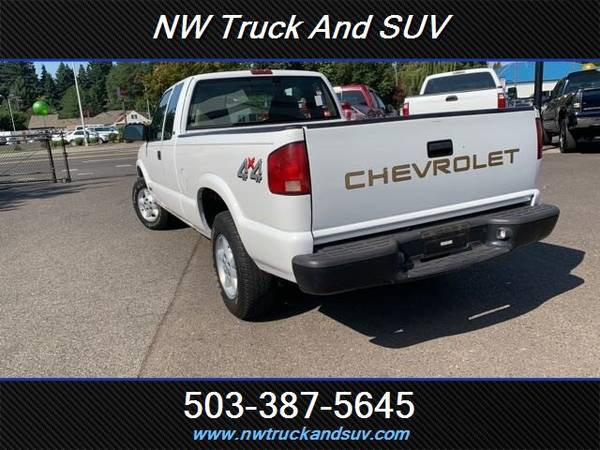 2001 Chevy S10 4x4 Xtended Cab Pick Up 4wd 4.3L V6 5SP Manual for sale in Milwaukee, OR – photo 3