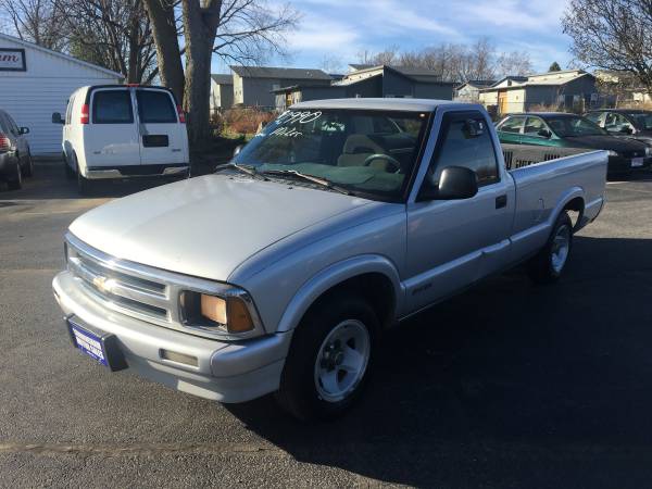 1996 CHEVROLET S10 LS - cars & trucks - by dealer - vehicle... for sale in URBANA, IL – photo 2
