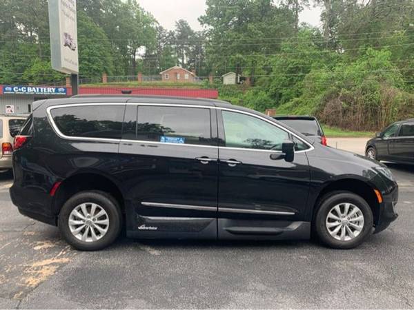 2017 Chrysler Pacifica Touring-L handicap wheelchair side for sale in Dallas, MI – photo 3