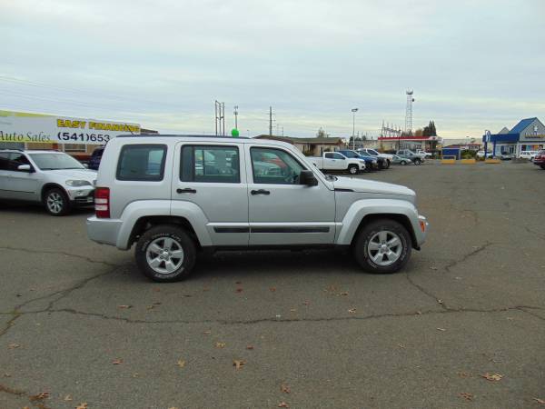 2012 JEEP LIBERTY 4WD - cars & trucks - by dealer - vehicle... for sale in Eugene, OR – photo 2