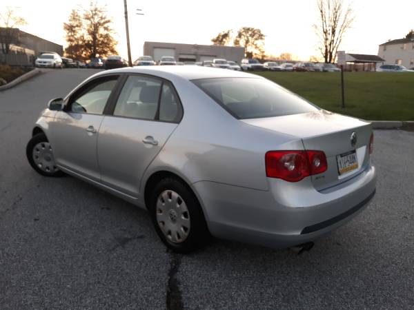 Volkswagen Jetta 2005,5speed stick 5cyl,1owner,new stickers,runs... for sale in Folcroft, PA – photo 5