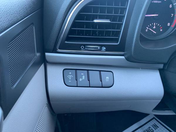 2018 Hyundai Elantra SEL 2 0L Automatic Molten for sale in Omaha, NE – photo 16
