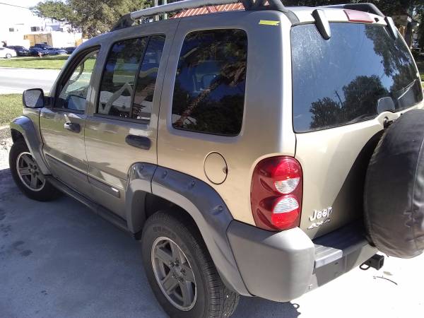 2005 jeep liberty renegade 4x4 excellent throughout - cars & trucks... for sale in St. Augustine, FL – photo 11