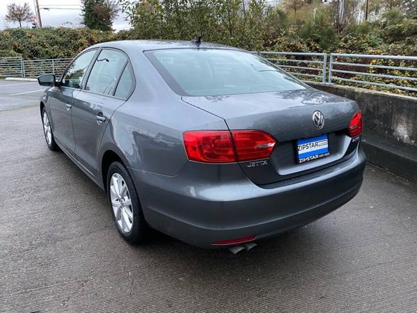 2012 Volkswagen Jetta SE PZEV 4dr Sedan 6A w/ Convenience and... for sale in Lynnwood, WA – photo 3