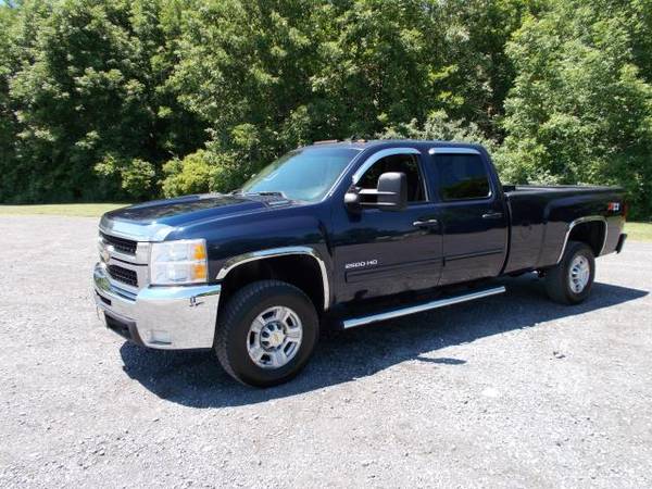 2010 Chevrolet Silverado 2500HD 4WD Crew Cab 153 LT - cars & trucks... for sale in Cohoes, MA – photo 2