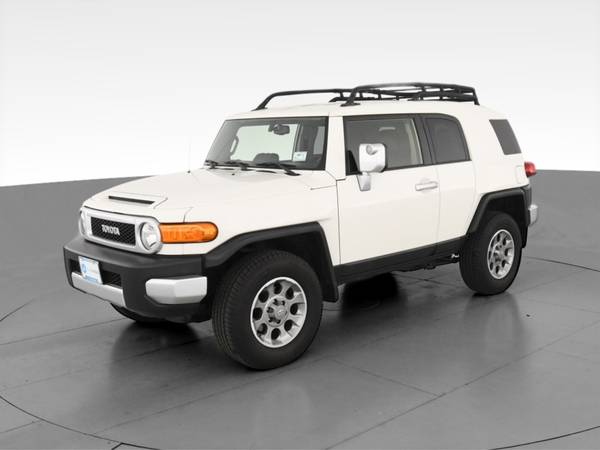 2013 Toyota FJ Cruiser Sport Utility 2D suv White - FINANCE ONLINE -... for sale in Knoxville, TN – photo 3