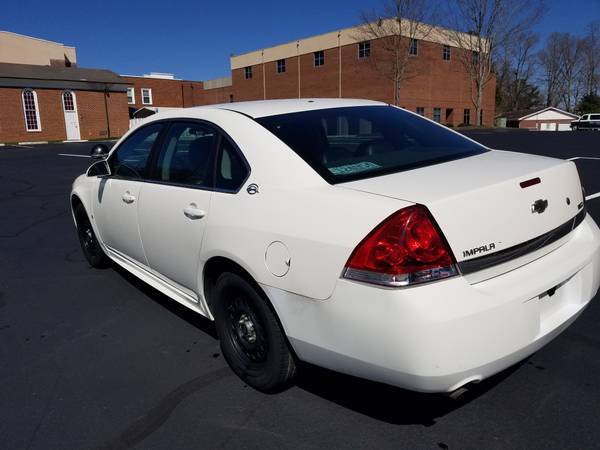 2009 Chevrolet Impala LT-3 9L V6-Low 69 k Miles-One Owner - cars & for sale in Candler, NC – photo 4