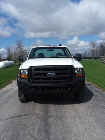 2005 Ford F450 XL Super Duty Cab and Chassis 42k Mi V10 Gas for sale in Gilberts, SD – photo 9