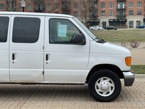 2006 Ford Econoline E-350 XLT Super Duty - - by dealer for sale in Aurora, IL – photo 8