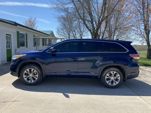 2015 Toyota Highlander for sale in Kirksville, MO – photo 10