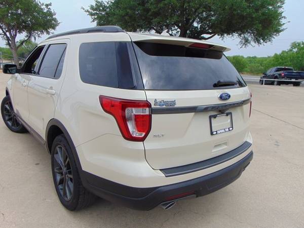 2018 Ford Explorer XLT ( Mileage: 26, 656! - - by for sale in Devine, TX – photo 14