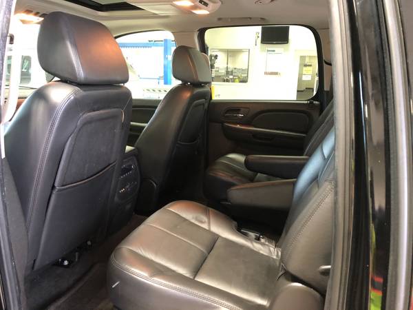 2010 GMC YUKON XL SLT - cars & trucks - by owner - vehicle... for sale in Mastic, NY – photo 7