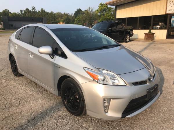 2013 Toyota Prius Prius III - cars & trucks - by dealer - vehicle... for sale in Fayetteville, AR – photo 3
