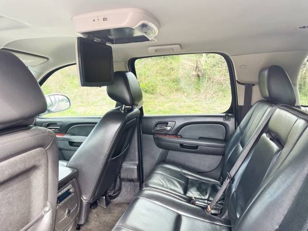 2014 GMC Yukon XL SLT 1500 4x4 4dr SUV , FULLY LOADED , 3rd Row for sale in Gladstone, WA – photo 11