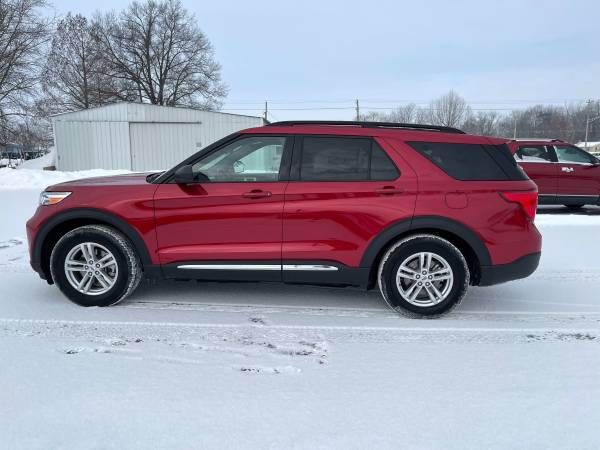 2020 FORD EXPLORER XLT (B53706) - - by dealer for sale in Newton, IL – photo 2