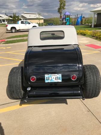 Beautiful 1932 Ford Roadster with Removable Hardtop - cars & trucks... for sale in Allen, TX – photo 8