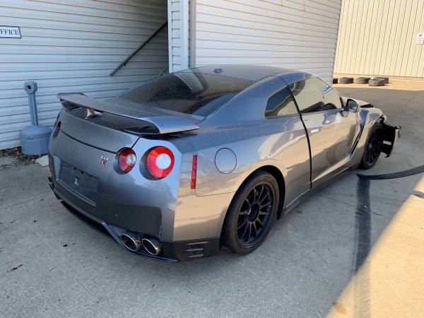 2012 NISSAN GTR R35 FOR PARTOUT BREMBOS for sale in North Lawrence, OH – photo 2