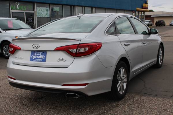2015 Hyundai Sonata SE - cars & trucks - by dealer - vehicle... for sale in Wisconsin Rapids, WI – photo 3