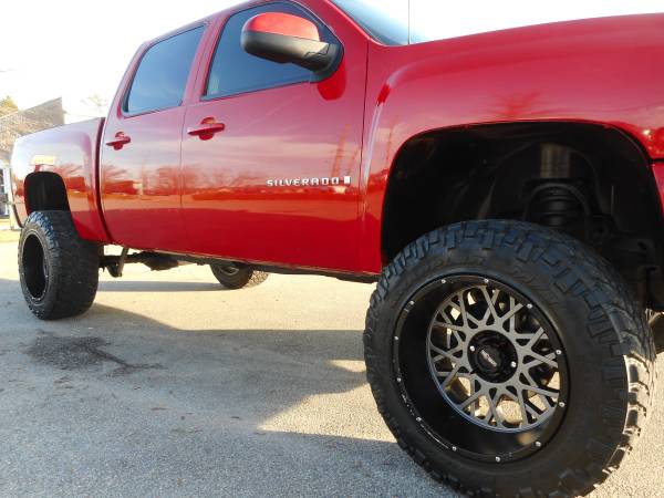 SILVERADO LIFTED LTZ - - by dealer - vehicle for sale in Winterville, NC – photo 10