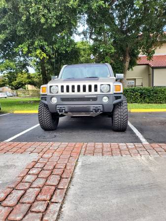 Hummer H3 4x4 - cars & trucks - by owner - vehicle automotive sale for sale in Miami, FL – photo 2