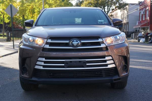 2018 Toyota Highlander 4wd Le Plus Low MIleage! - cars & trucks - by... for sale in Brooklyn, NY – photo 6