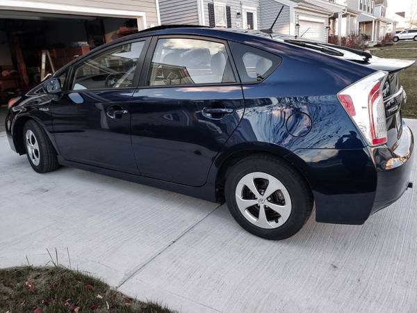 2012 Toyota Prius Hybrid - cars & trucks - by owner - vehicle... for sale in Galloway, OH – photo 2