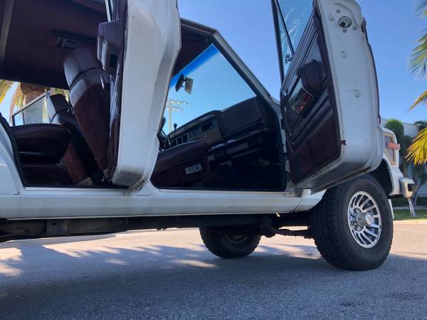 1989 Jeep grand Wagoneer 4X4 - cars & trucks - by owner - vehicle... for sale in SAINT PETERSBURG, FL – photo 8