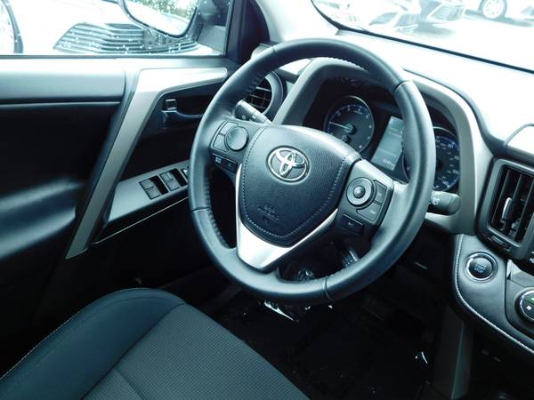 2017 Toyota RAV4 XLE**Ask About Our LIFETIME Warranty** Call For... for sale in CHANTILLY, District Of Columbia – photo 17