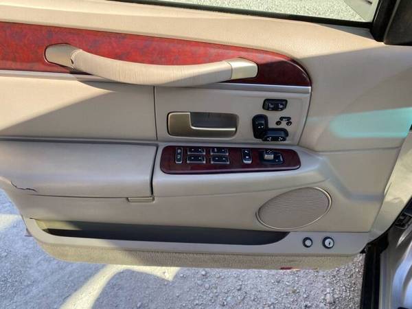 2004 LINCOLN TOWN CAR ***69,000 MILES***NO ACCIDENT LUXURY SEDAN... for sale in VALLLEY FALLS, KS – photo 20
