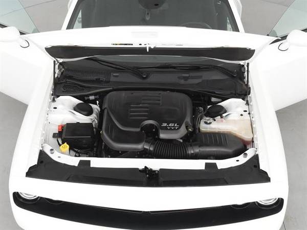 2018 Dodge Challenger SXT Coupe 2D coupe White - FINANCE ONLINE for sale in Lexington, KY – photo 4