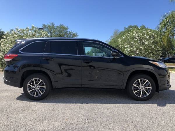 2017 Toyota Highlander XLE ONLY 63K MILES 1-OWNER CLEAN CARFAX for sale in Sarasota, FL – photo 14