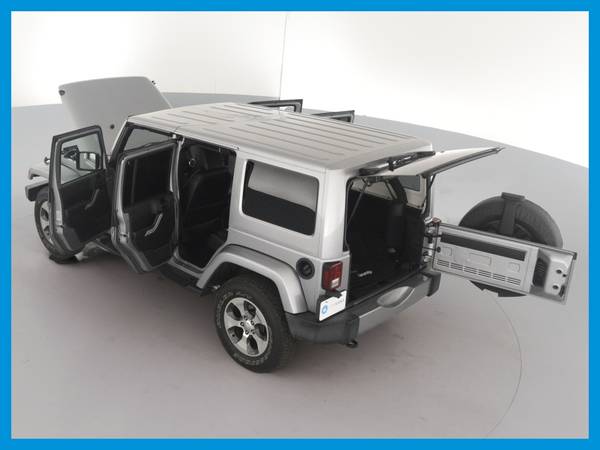 2017 Jeep Wrangler Unlimited Sahara Sport Utility 4D suv Silver for sale in Memphis, TN – photo 17