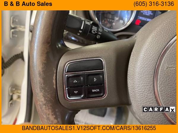 2012 Jeep Grand Cherokee Laredo 4x4 4dr SUV - cars & trucks - by... for sale in Brookings, SD – photo 16
