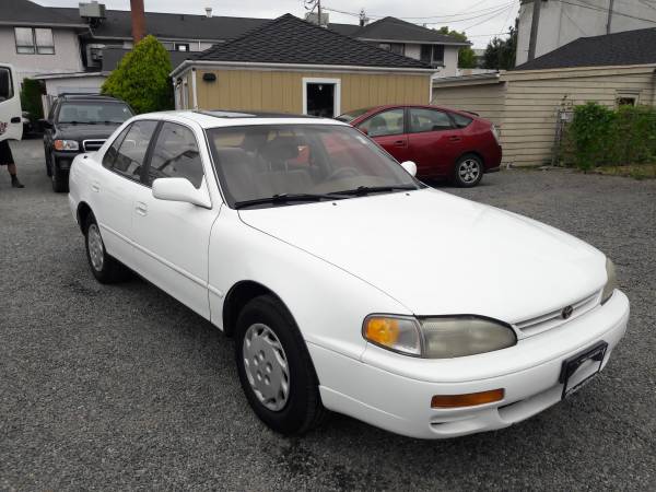 1995 Toyota Camry *gas saver* - cars & trucks - by dealer - vehicle... for sale in Renton, WA – photo 3