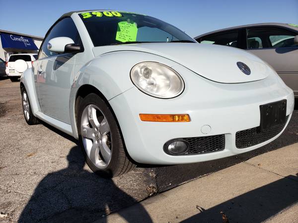 2006 Volkswagen Beetle Convertible - cars & trucks - by dealer -... for sale in Marion, IA – photo 2