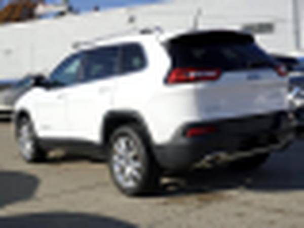 2014 Jeep Cherokee 4WD 4dr Limited hatchback White - cars & trucks -... for sale in Roseville, MI – photo 5
