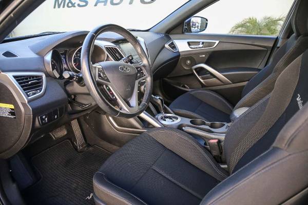 2017 Hyundai Veloster Value Edition hatchback Ultra Black Pearl for sale in Sacramento , CA – photo 15