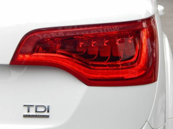 2011 Audi Q7 TDI Prestige & S-Line Pkg + RARE AIR RIDE + CLEAN CARFAX for sale in Kent, WA – photo 5