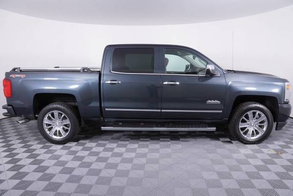 2017 Chevrolet Silverado 1500 Graphite Metallic *PRICED TO SELL SOON!* for sale in Eugene, OR – photo 4