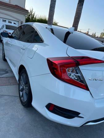 Honda Civic EX-L 2019 w/30k Miles Clean Title Autopilot is for sale in Downey, CA – photo 4