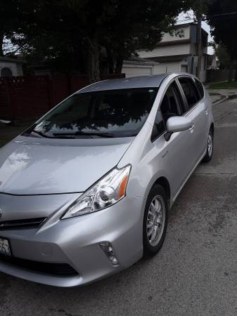 2013 Toyota Prius V for sale in Harwood Heights, IL