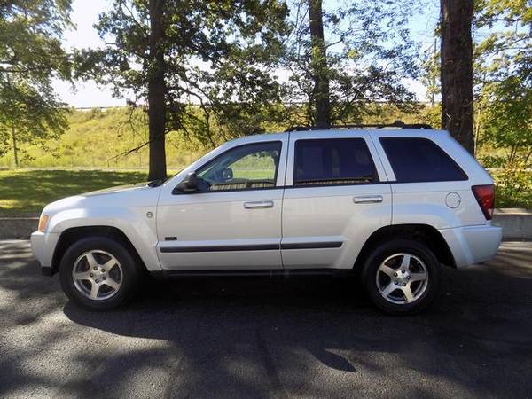2007 Jeep Grand Cherokee 4WD 4dr Laredo - cars & trucks - by dealer... for sale in Norton, OH – photo 3