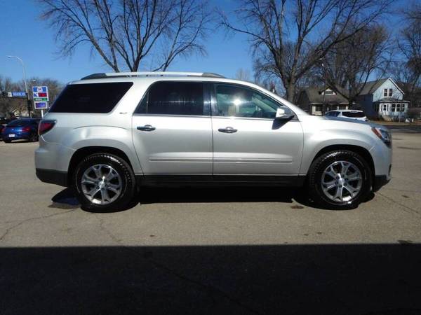 2014 GMC Acadia SLT AWD - - by dealer - vehicle for sale in Grand Forks, ND – photo 5