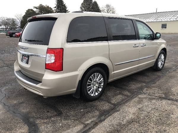 2014 Chrysler Town Country Touring-L - - by dealer for sale in Middleton, WI – photo 7
