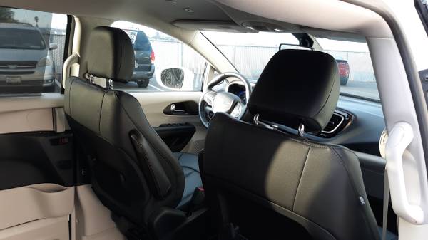 2019 Chrysler Pacifica * Wheelchair van* Handicap Accessible* - cars... for sale in Concord, CA – photo 9