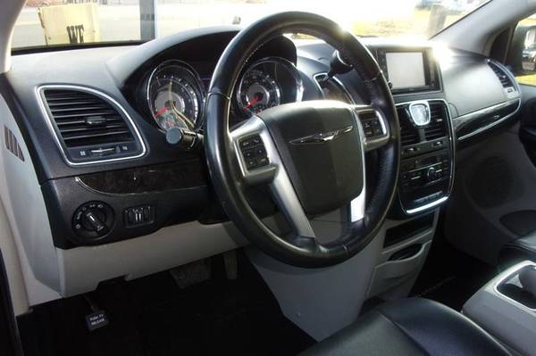 2013 Chrysler Town Country Touring-7 Passenger/Leather/NAVI - cars &... for sale in Wantage, NY – photo 8