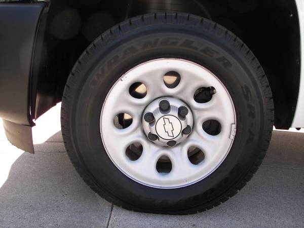 2008 Chevrolet Silverado 1500 60K original miles! - cars & trucks -... for sale in Ventura, CA – photo 16