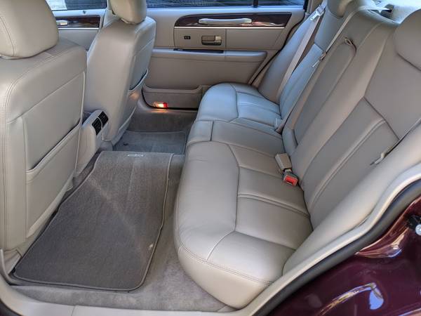 2008 LINCOLN TOWN CAR SIGNATURE L, 4.6 V8, LOW MILES - cars & trucks... for sale in Greenville, SC – photo 13