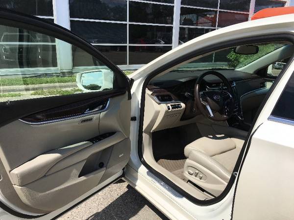 2013 Cadillac XTS Premium for sale in Middleton, WI – photo 8